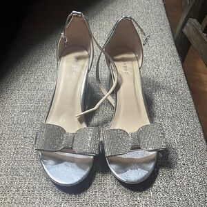 Bamboo blink shoes size 10. A149